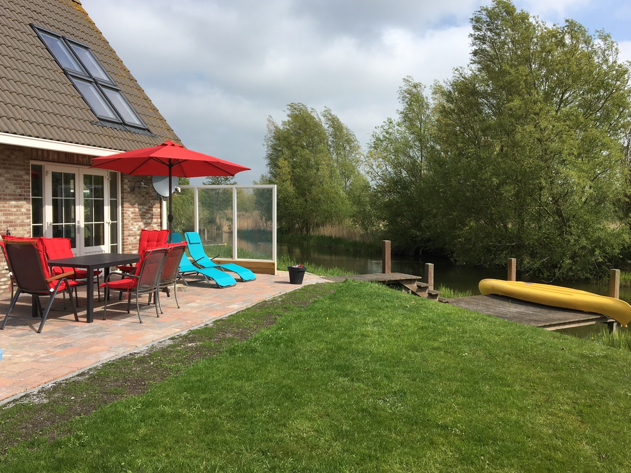 Terras bij een vakantiewoning in Makkum Beach Resort
